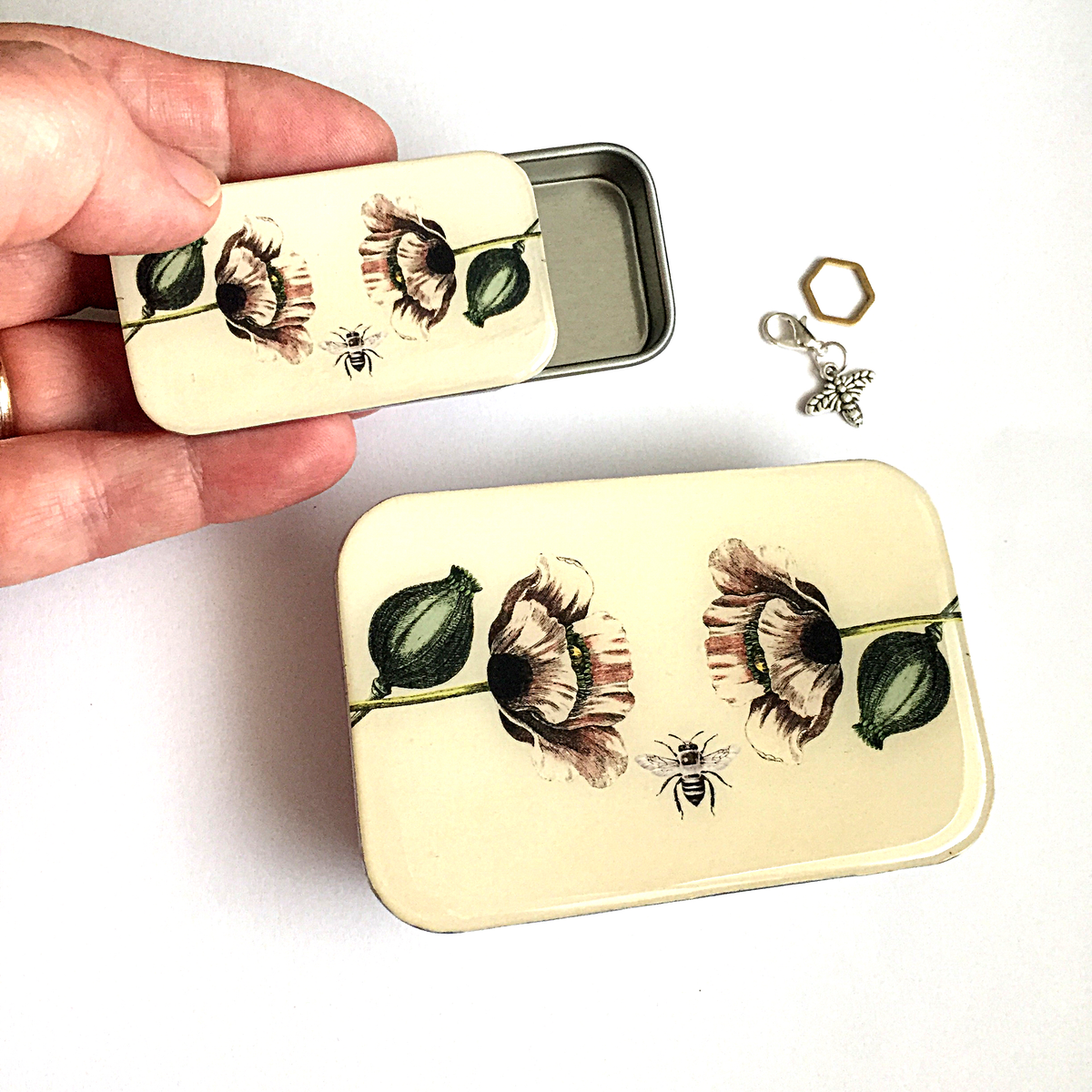 BEE & POPPY NOTIONS TIN - SMALL