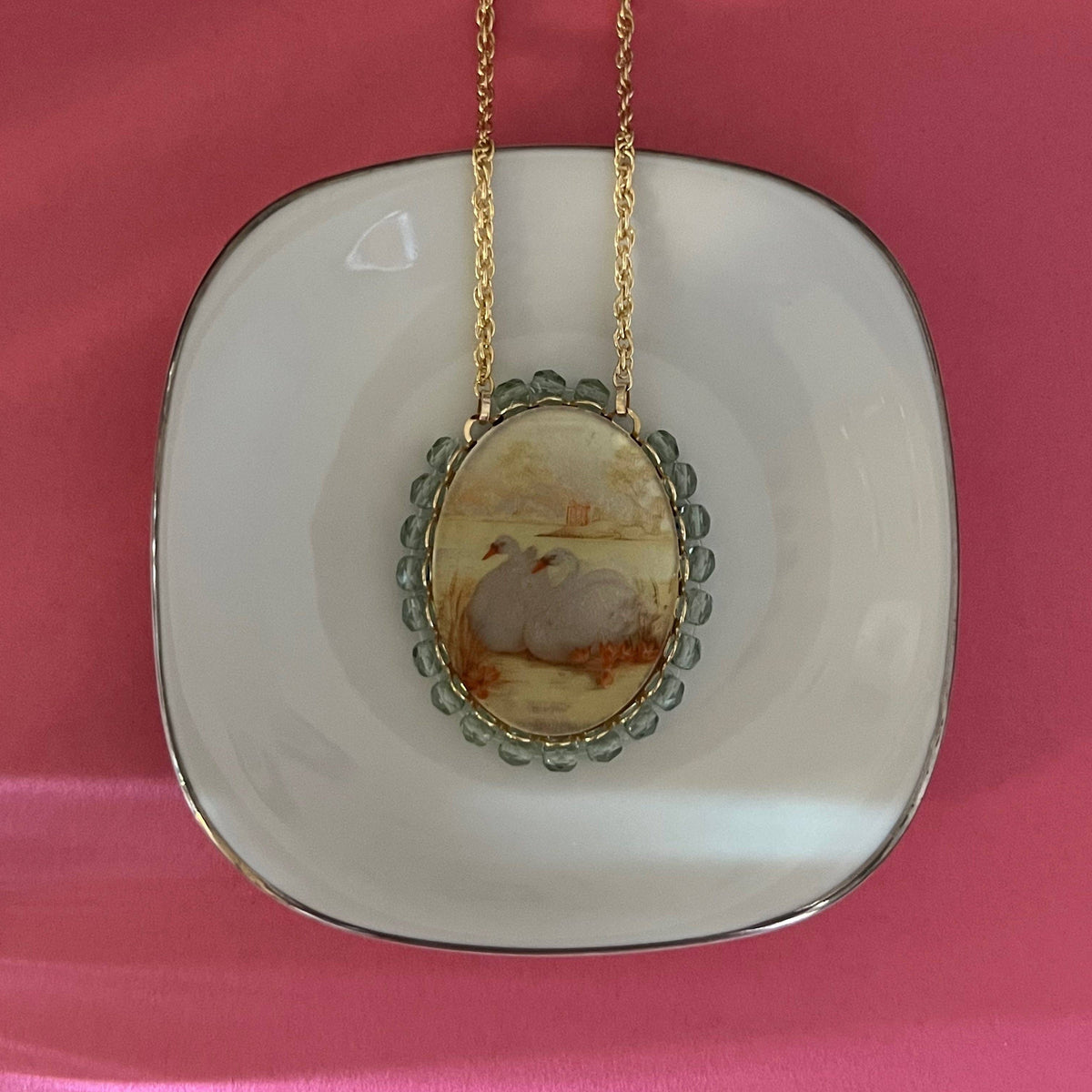 SWAN NECKLACE