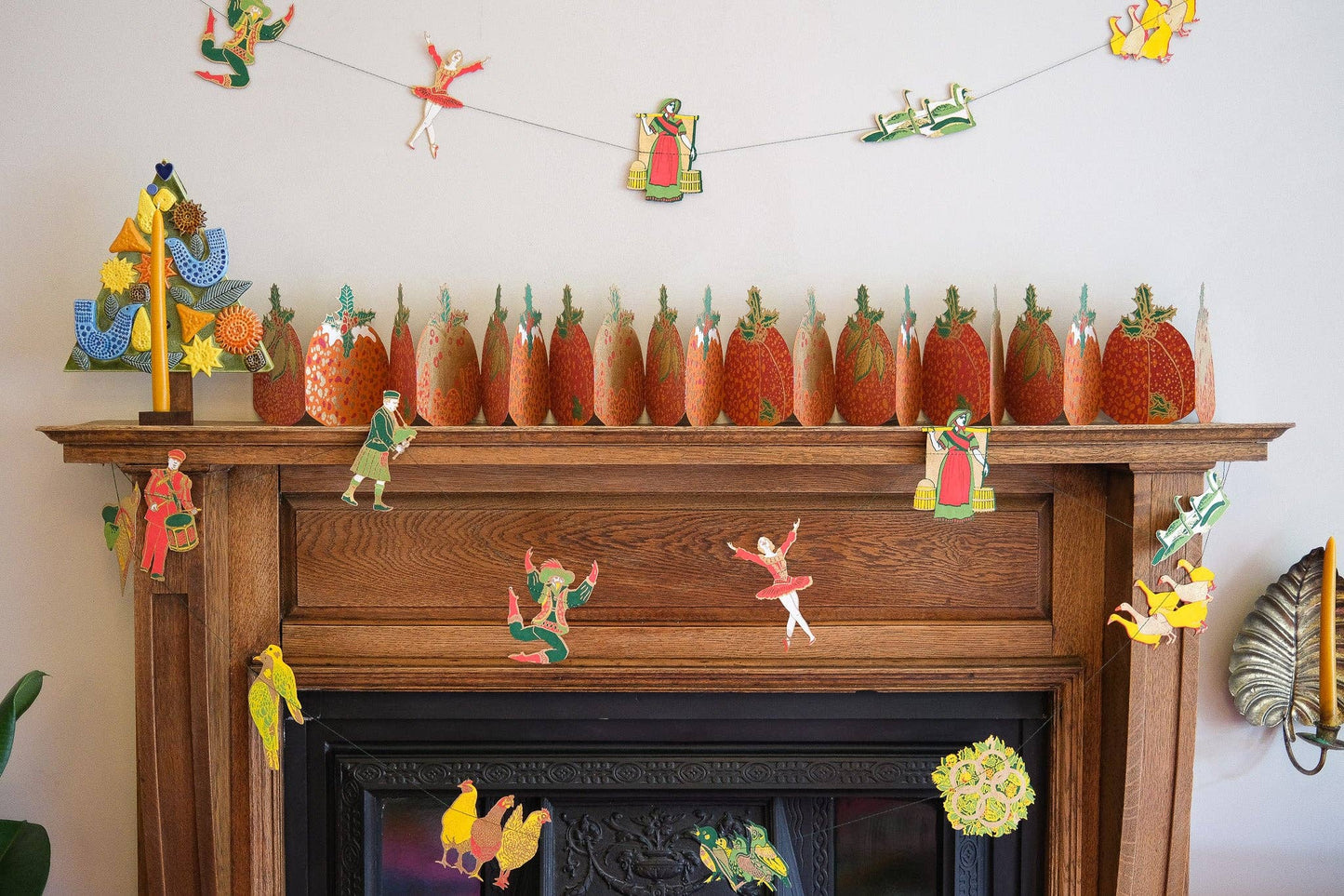 CHRISTMAS PUDDING CONCERTINA GARLAND