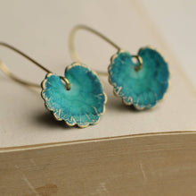 Load image into Gallery viewer, PEACOCK LEAF EARRINGS