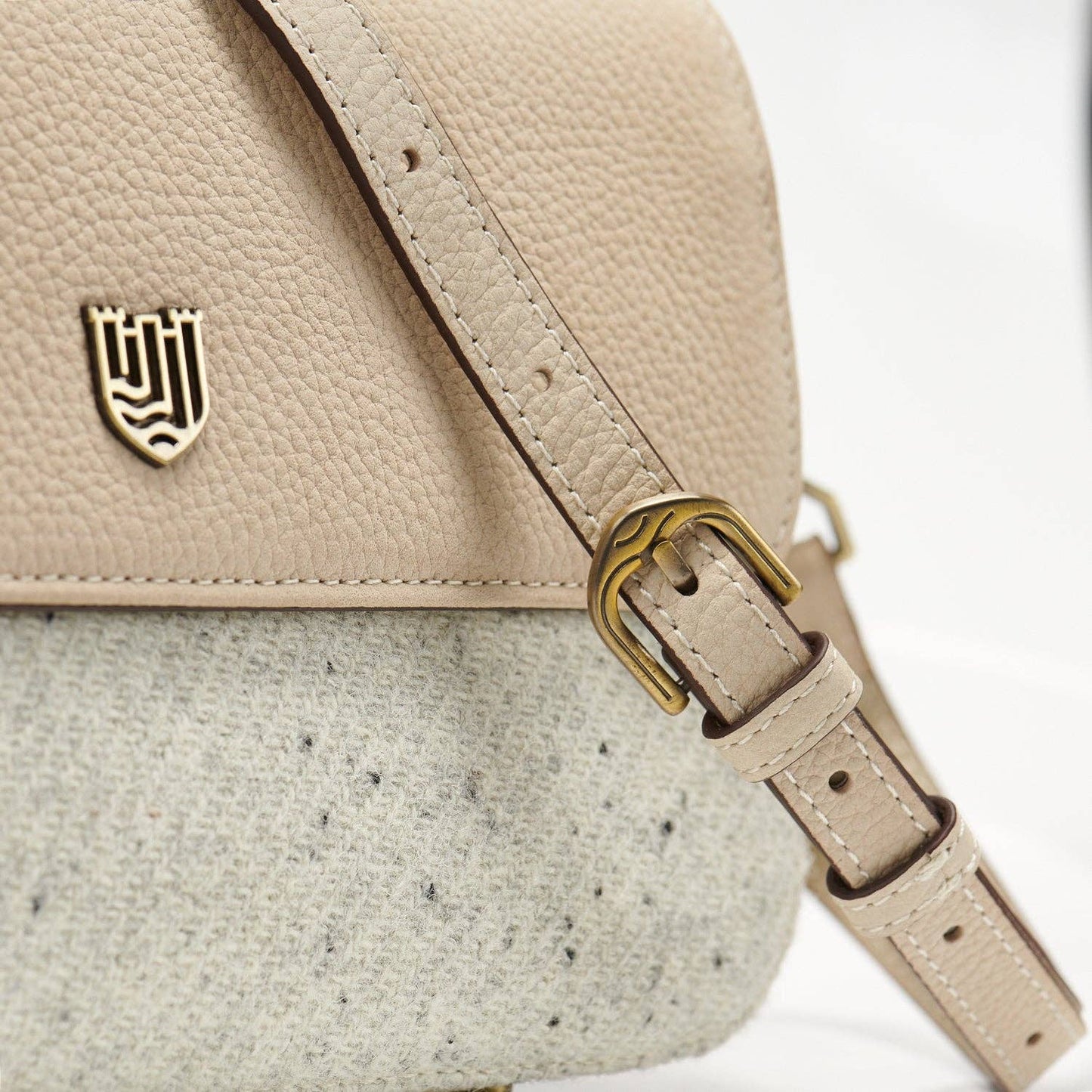 The Caithness Clutch: Cream Plain