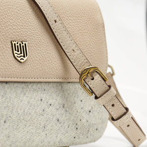 The Caithness Clutch: Cream Plain