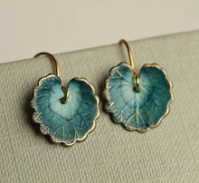 Load image into Gallery viewer, NAVY BLUE LEAF EARRINGS