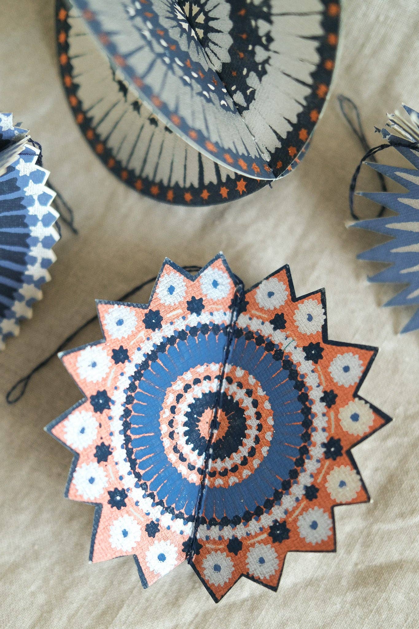 STARS PAPER ORNAMENT