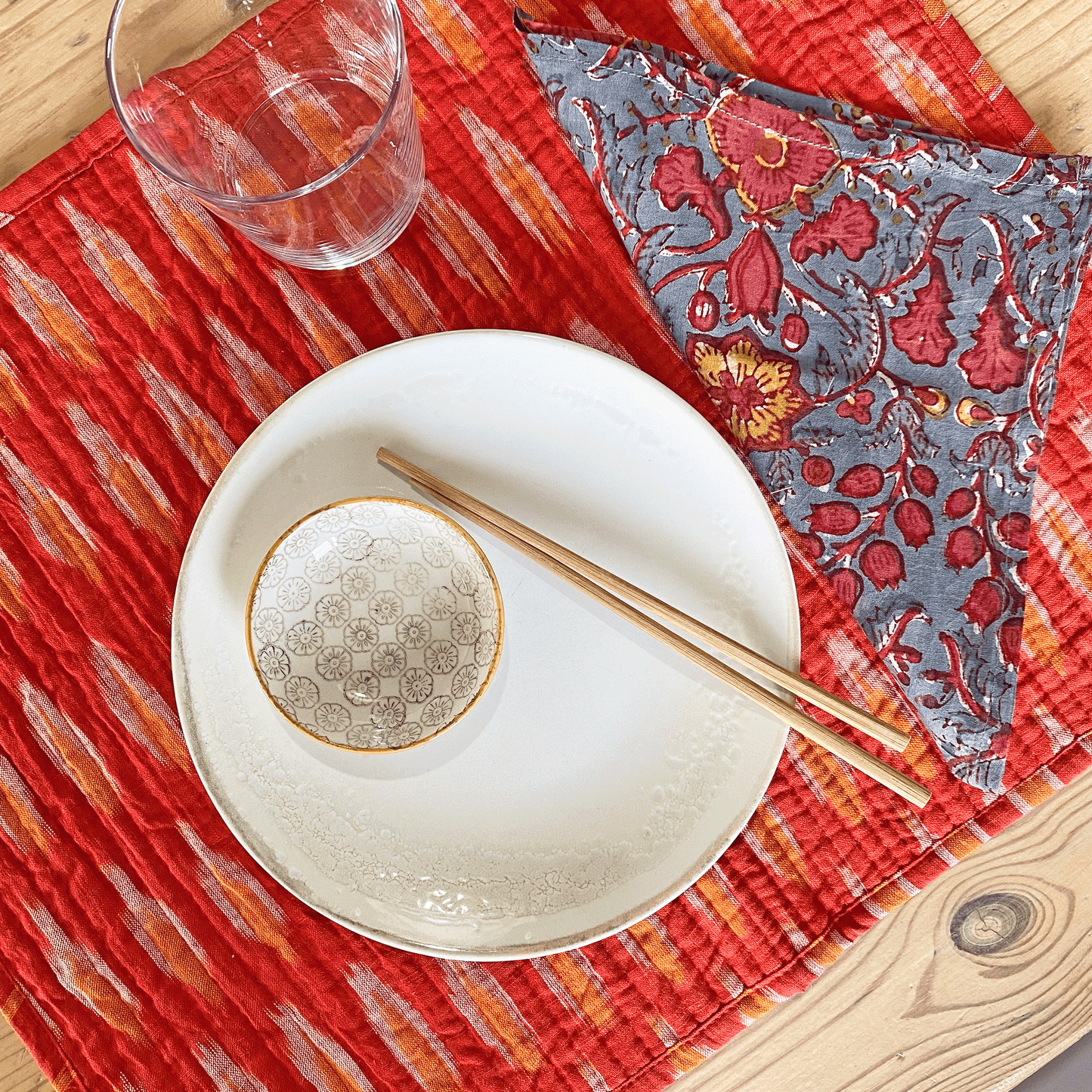 REVERSABLE GREY & RED FLORAL & CORAL IKAT PLACEMATS WITH NAPKINS - SET OF 6