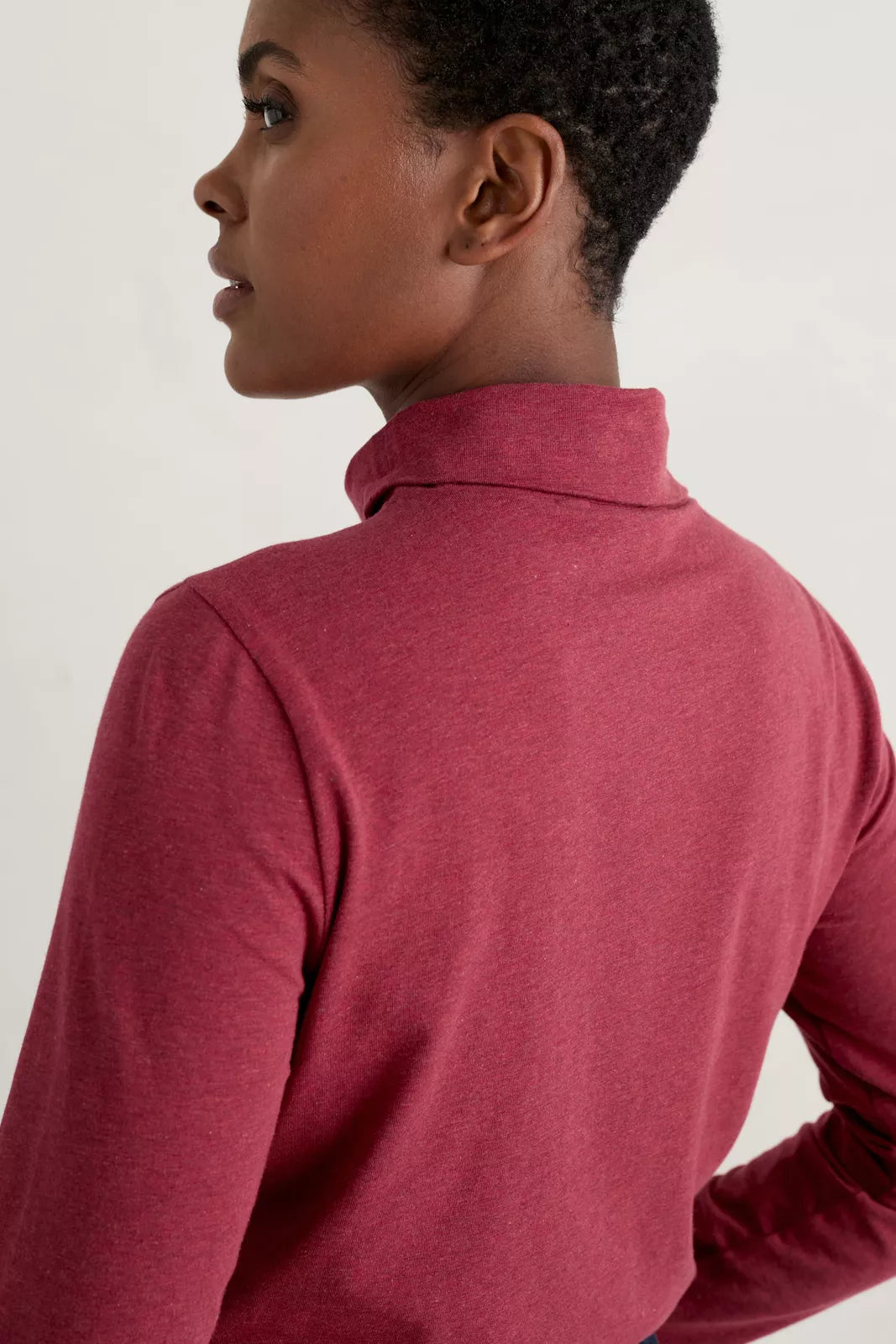 LANDING TOP - RED SAIL