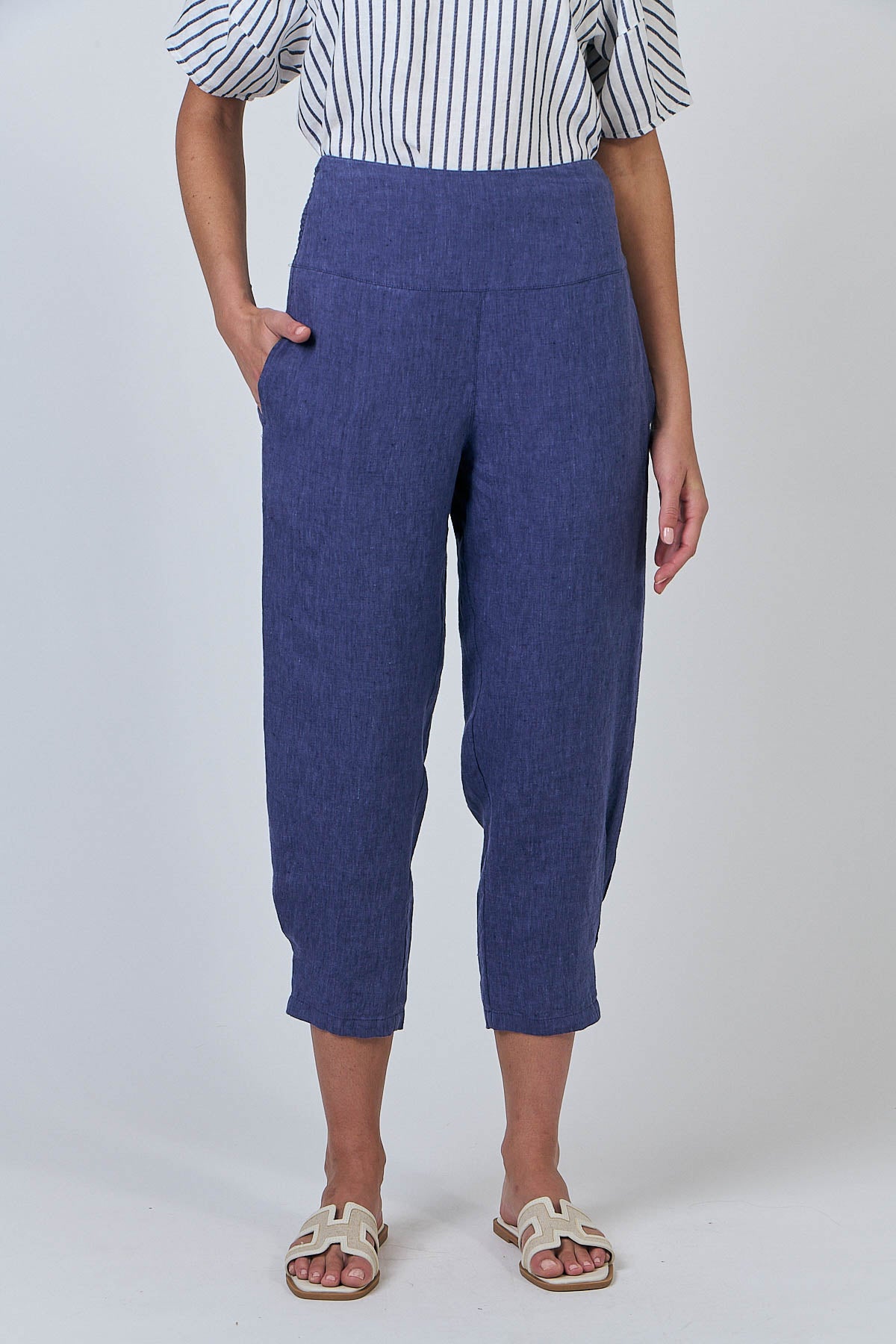 BLUEBERRY LINEN CROPPED PANTS