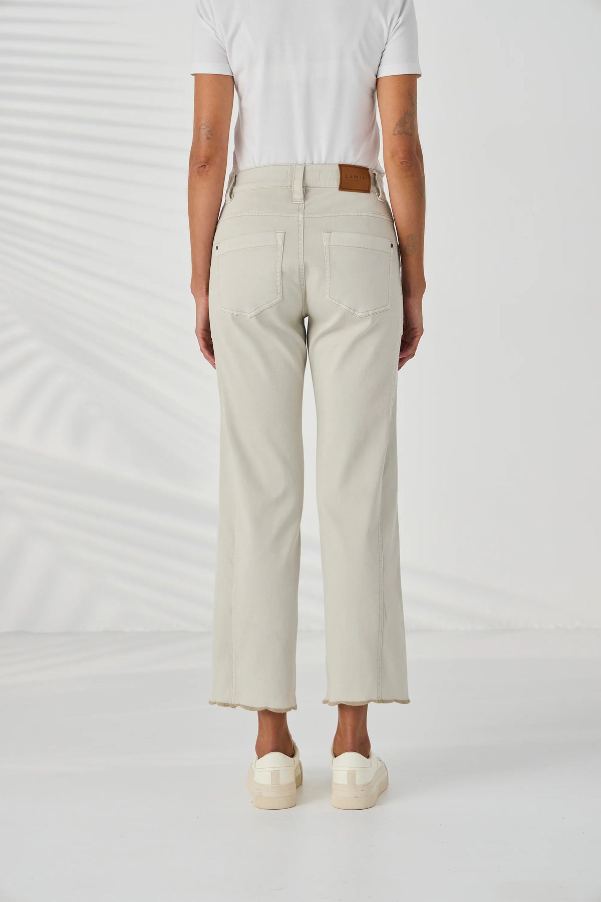 SCALLOP JEAN - ALMOND