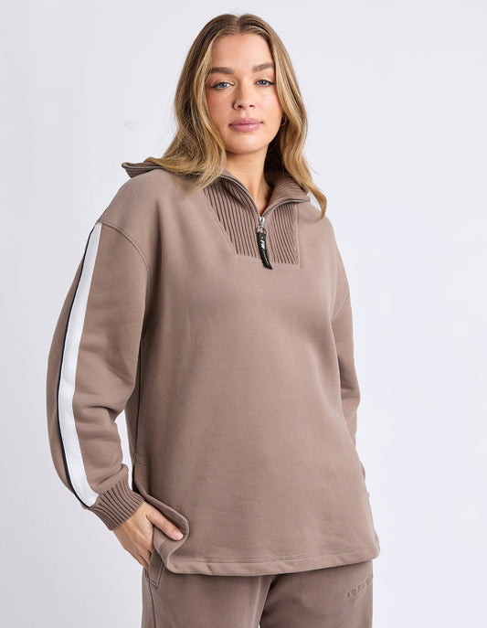 KNIT COLLAR CREW - BROWN