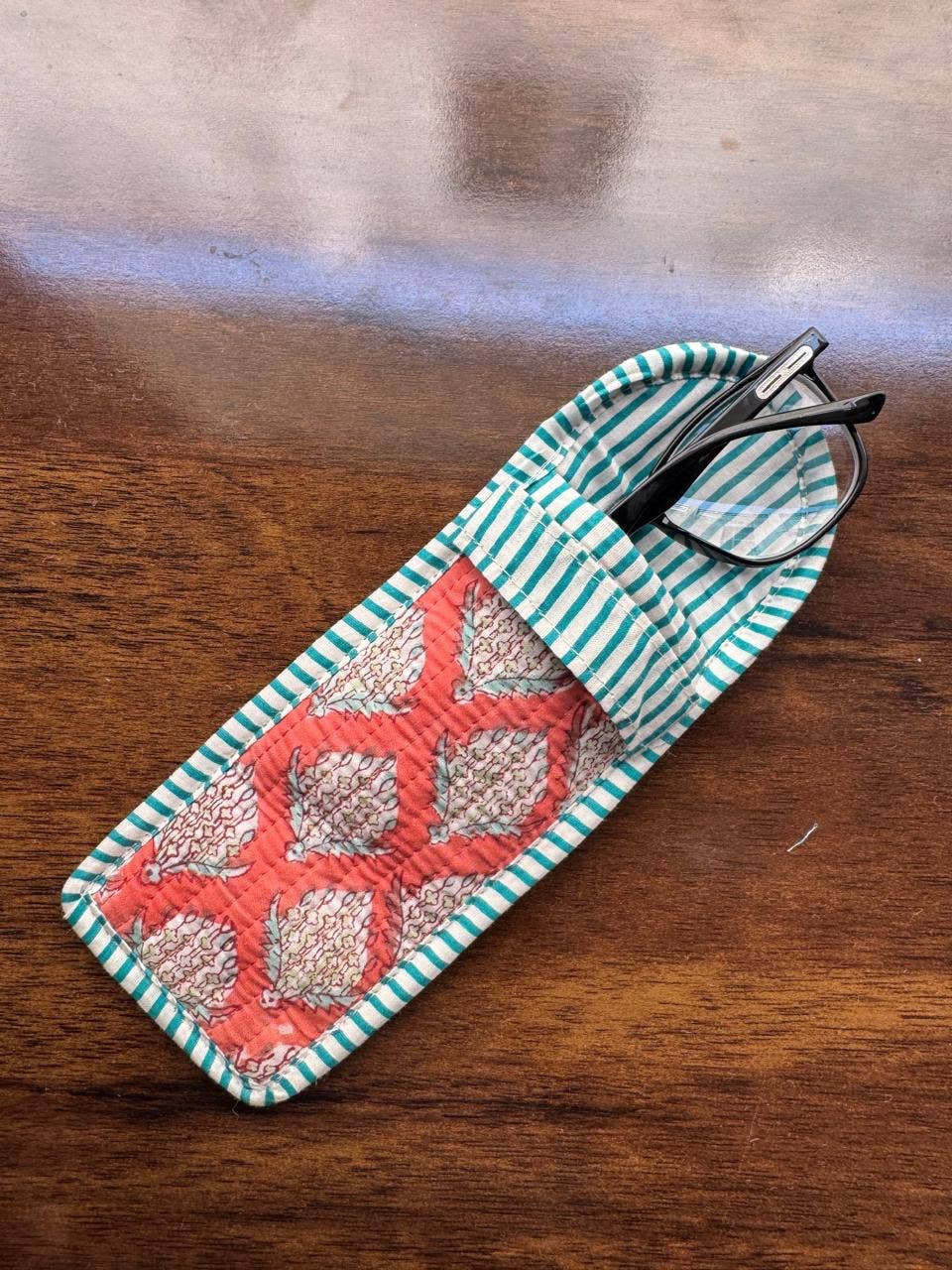 QUILTED COTTON GLASSES CASE - SALMON FLORAL