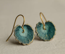 Load image into Gallery viewer, NAVY BLUE LEAF EARRINGS