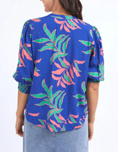 Load image into Gallery viewer, LEILANI BLOUSE - LANI TROPICAL PRINT