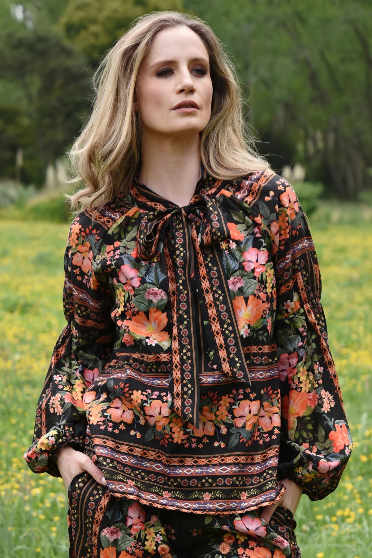 KEEP YOUR COOL BLOUSE - BLACK