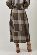 Load image into Gallery viewer, LINEN SKIRT - BREEN PLAID