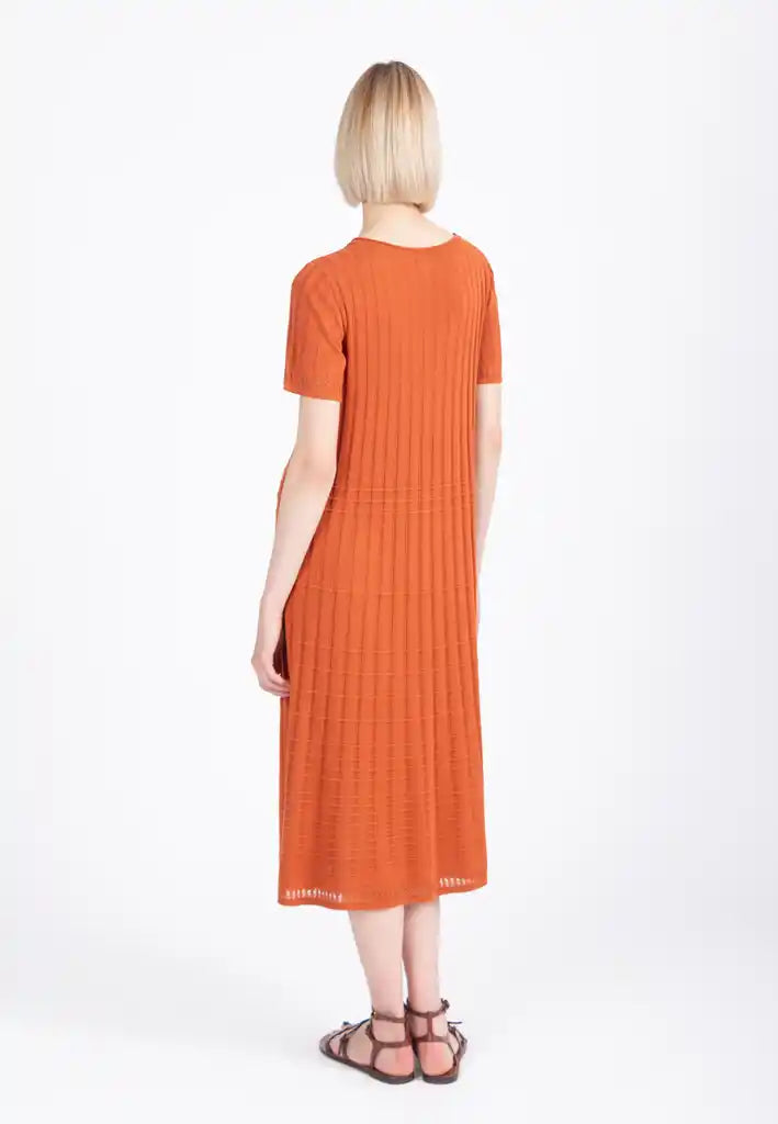 SOLID O-NECK RIBBED DRESS - NOUGAT