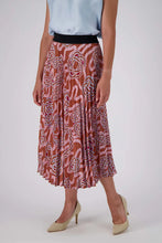 Load image into Gallery viewer, LOVEKNOTS PLEATED SKIRT - CARAMEL