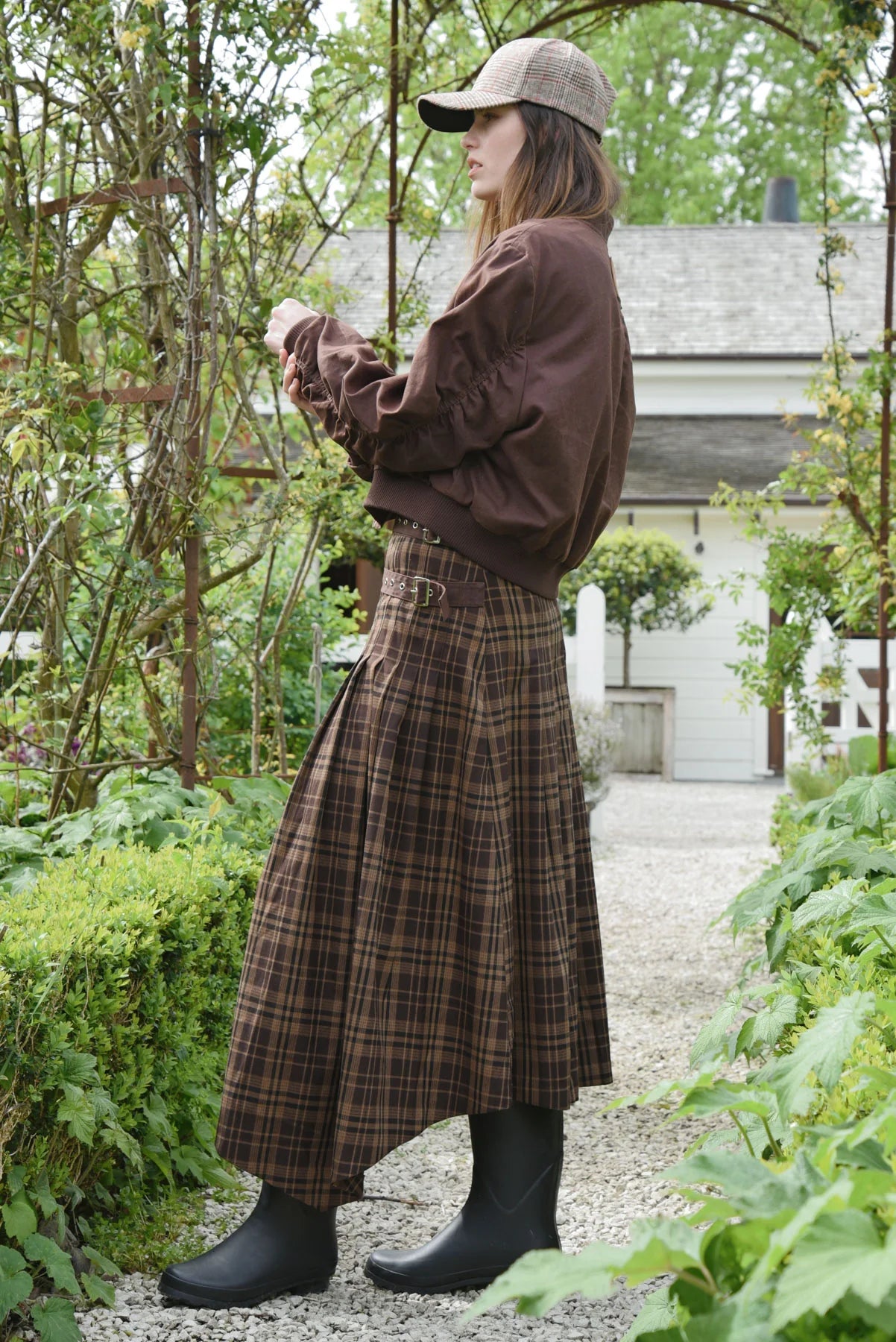PEOPLE PLEATS-ER SKIRT  - CHOCOLATE CHECK