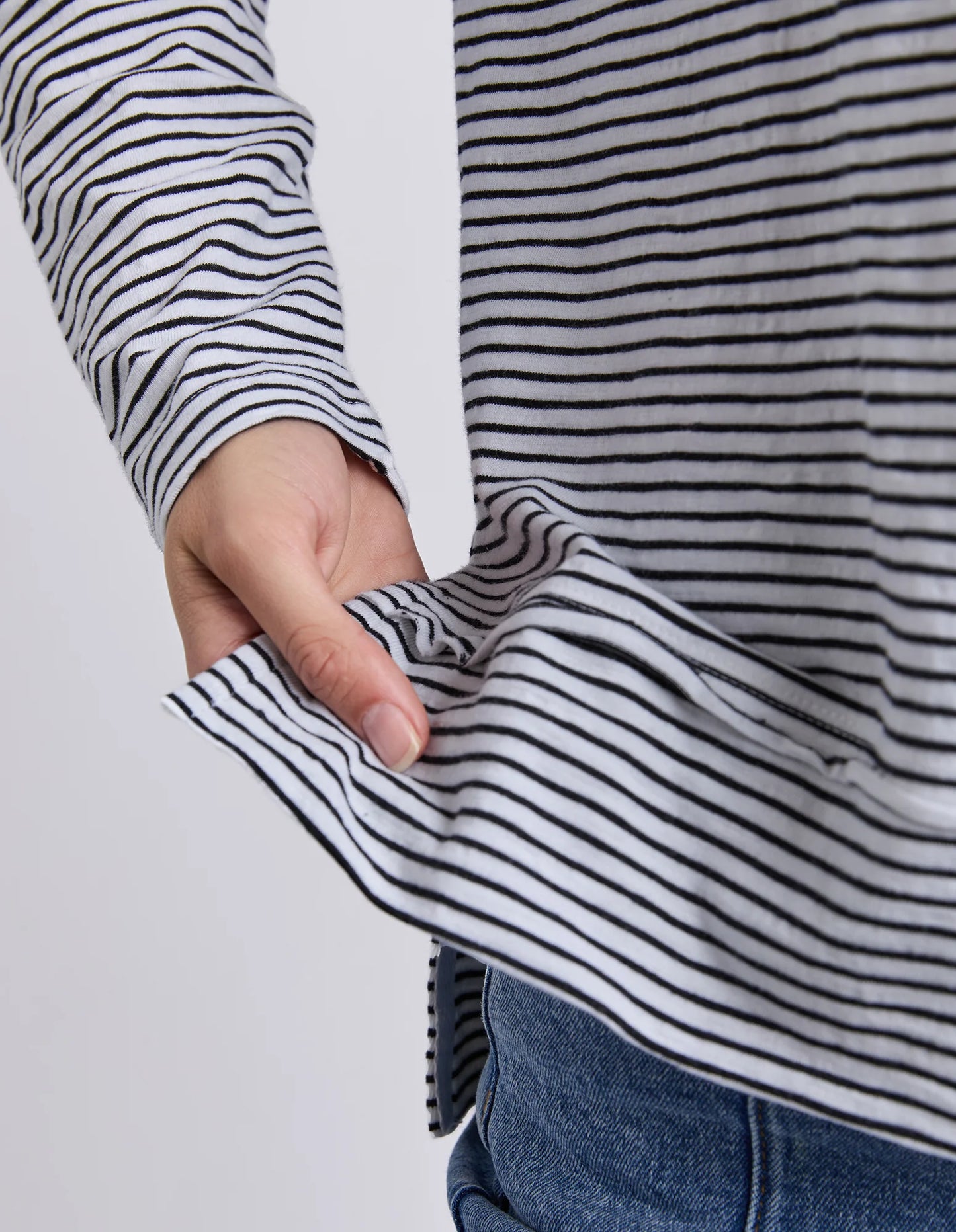 EDDIE STRIPE TOP - BLACK & WHITE STRIPE