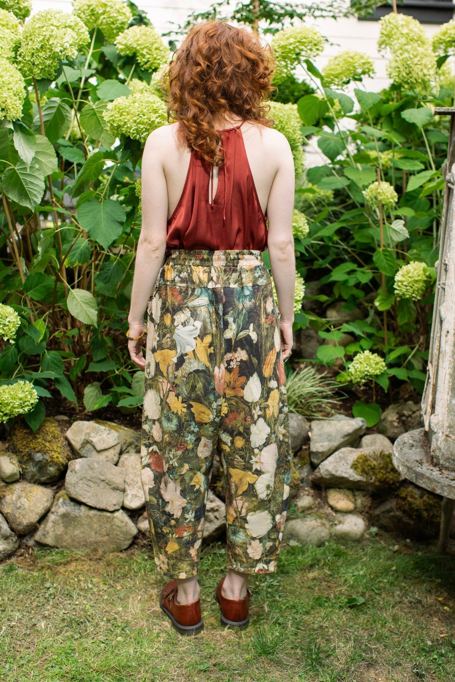 ARTISTS CROPPED PANTS - I DREAM IN FLOWERS
