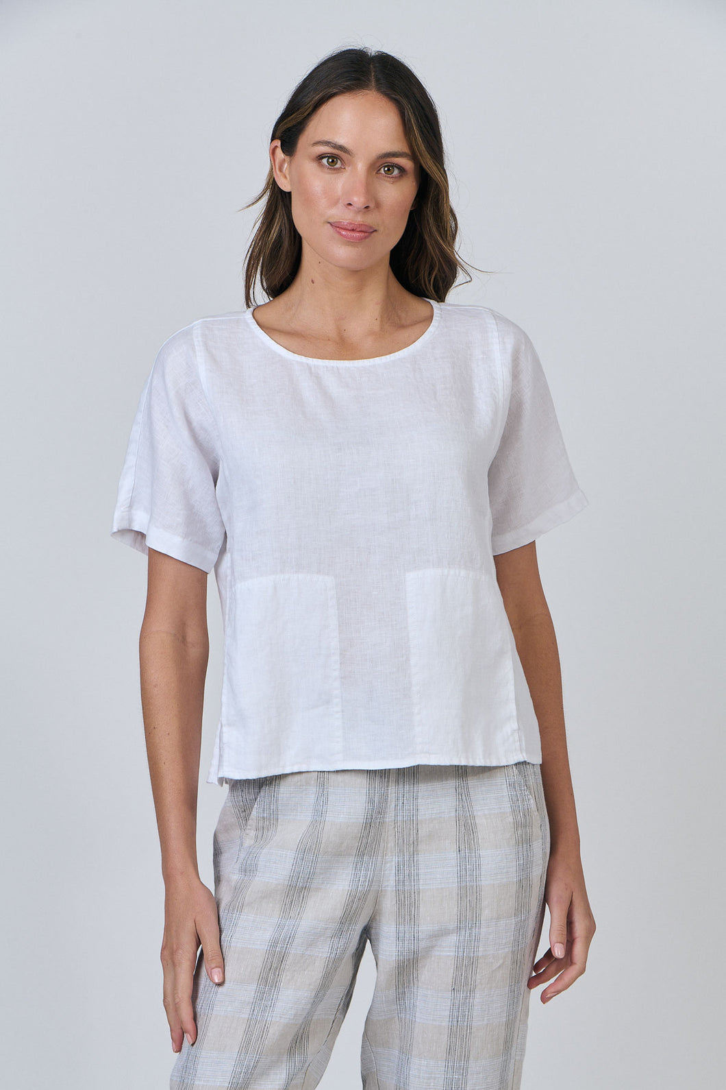 WHITE LINEN BLOUSE WITH FRONT POCKETS