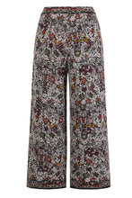 Load image into Gallery viewer, KNITTED PANTS- FLORAL PATTERN