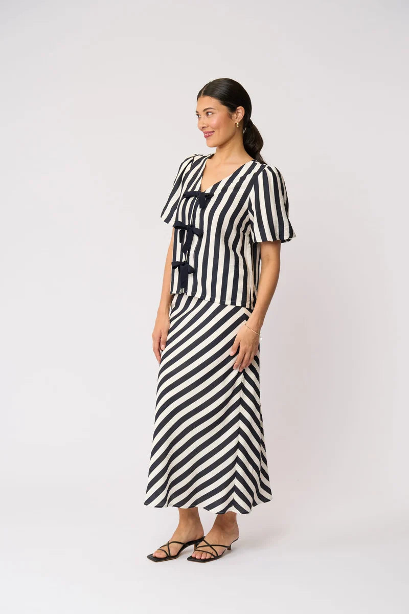 STRIPE RIGHT SKIRT - INK STRIPE