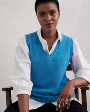 Load image into Gallery viewer, EAST VIEW VEST V-NECK - SAILBOATS