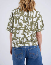 Load image into Gallery viewer, POSTCARD TEE - KHAKI &amp; CREAM