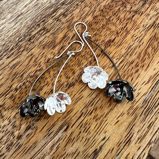 EARRINGS - SILVER BLOSSOM DROP