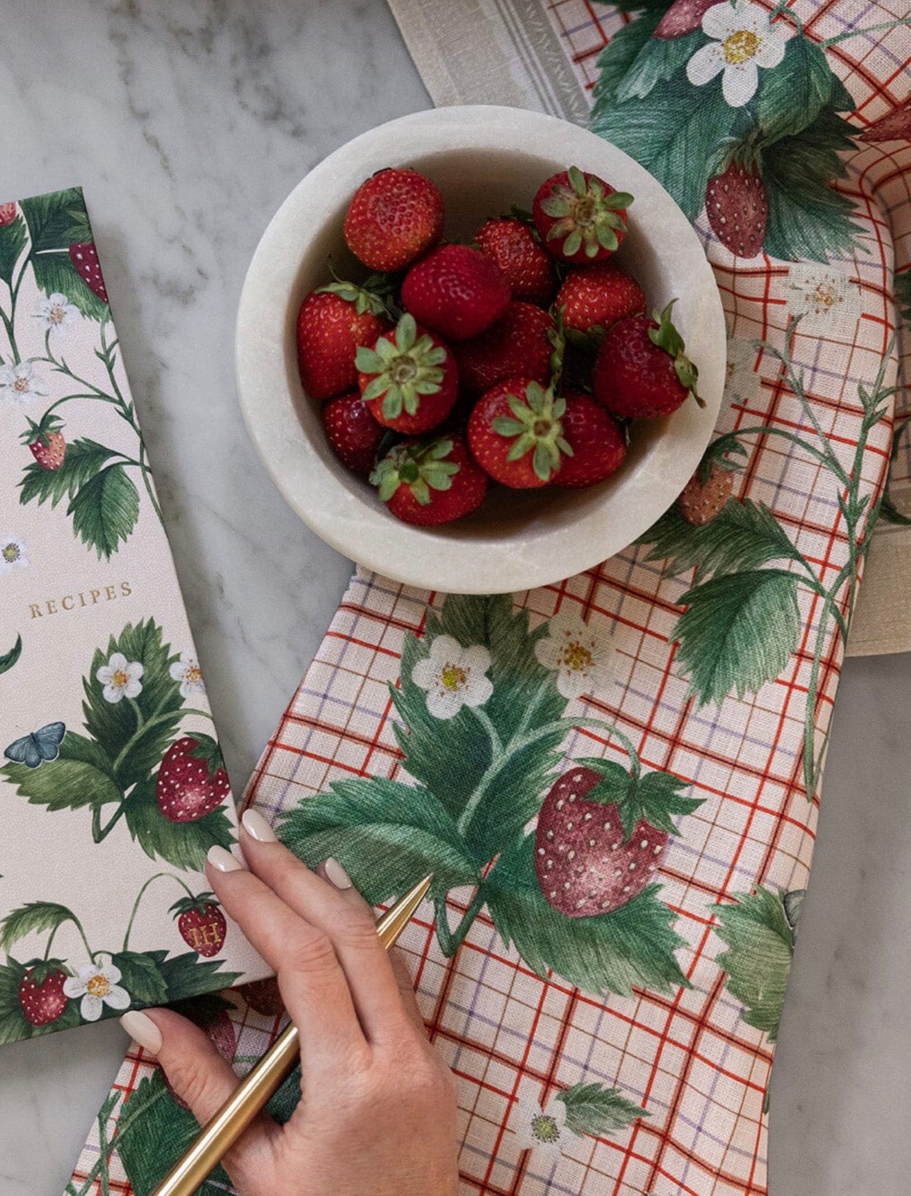 LINEN TEA TOWELS - STRAWBERRIES