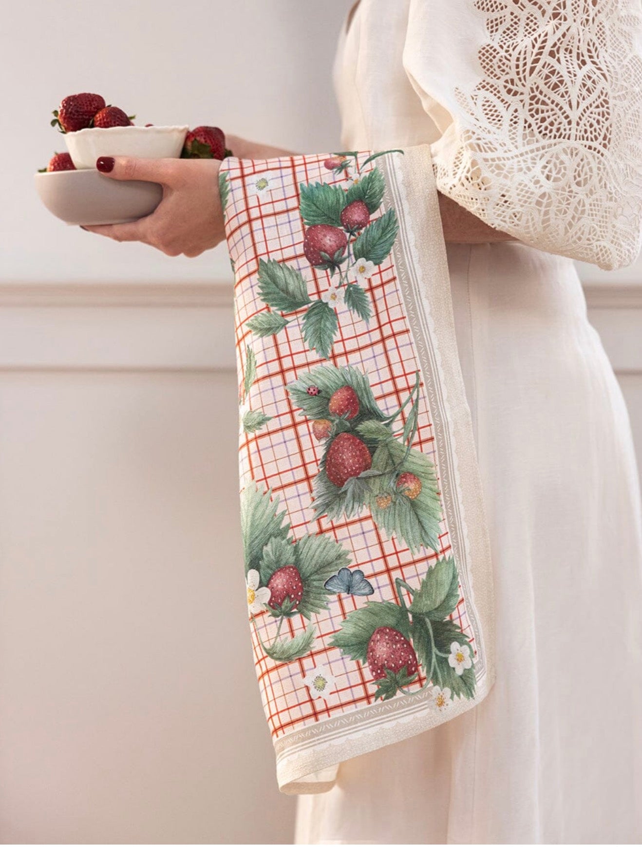 LINEN TEA TOWELS - STRAWBERRIES