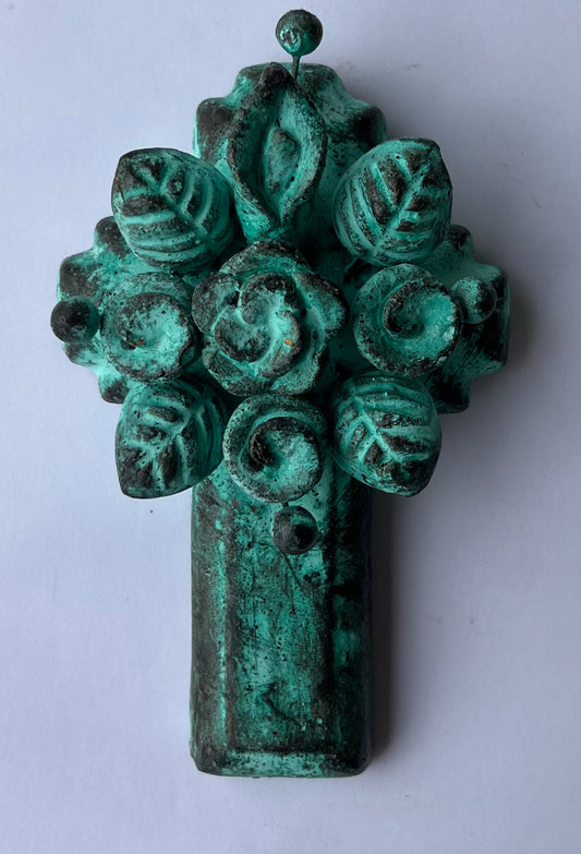 CLAY CROSS AQUA FLOWERS - SMALL