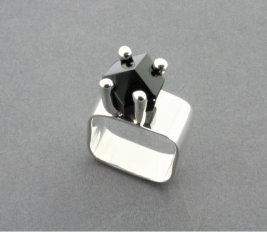 SQUARE RING WITH ONYX
