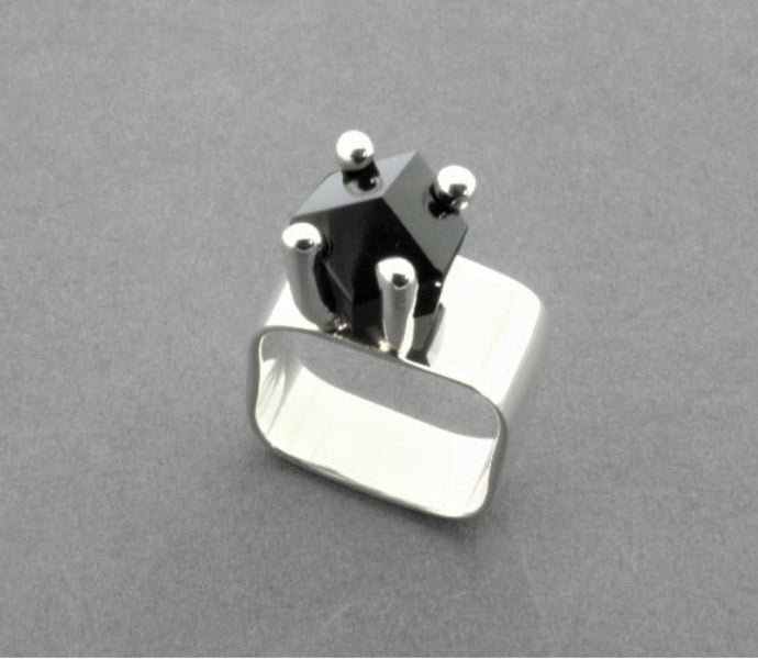 SQUARE RING WITH ONYX