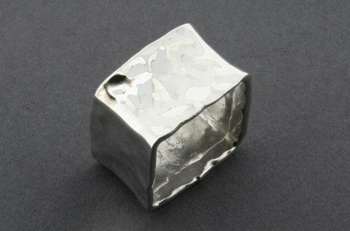 CHUNKY SILVER SQUARE RING