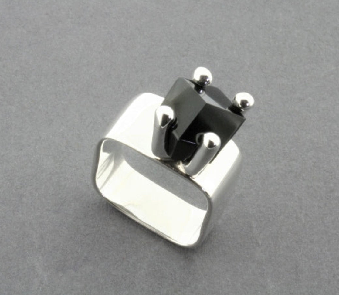 SQUARE RING WITH ONYX