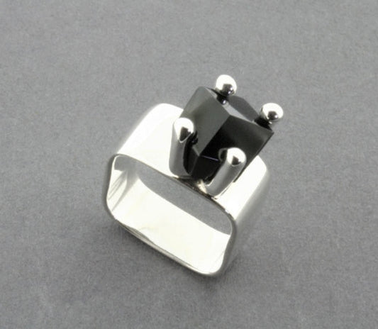 SQUARE RING WITH ONYX