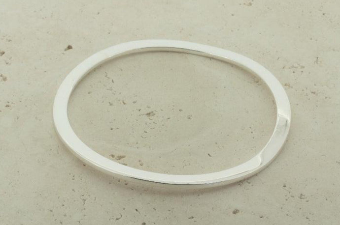 STERLING SILVER WAVY CLEAN BANGLE