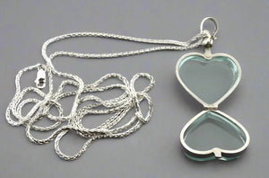 HEART GLASS LOCKET & SILVER CHAIN