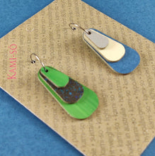 Load image into Gallery viewer, RECYCLED PAPER REVERSIBLE EARRINGS - EXPANDING TRIANGLE