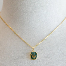 Load image into Gallery viewer, EMERALD SNAKE PENDANT NECKLACE