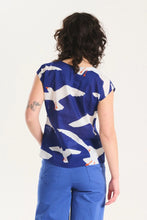 Load image into Gallery viewer, FLOCK TEE - BLUE COTTON VOILE