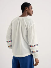 Load image into Gallery viewer, WEAVING SEA SHIRT - CHALK