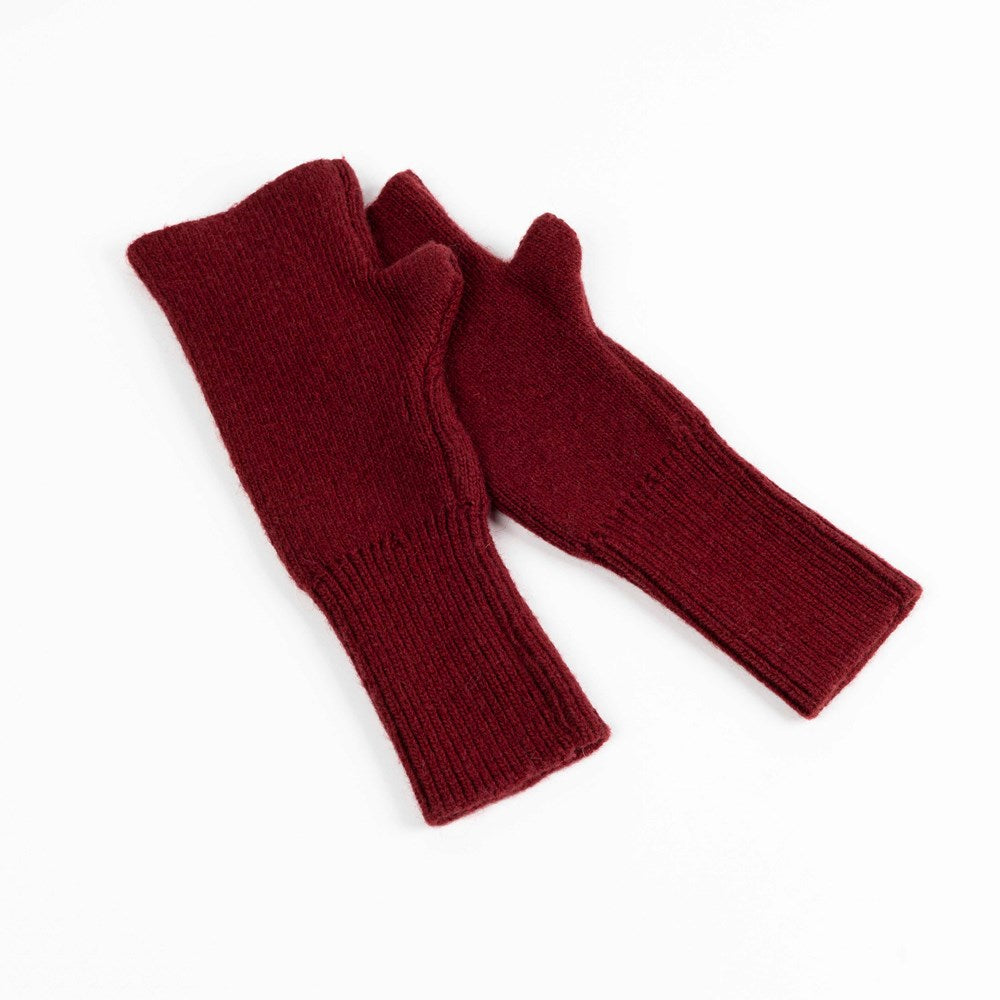JULIA MITTENS