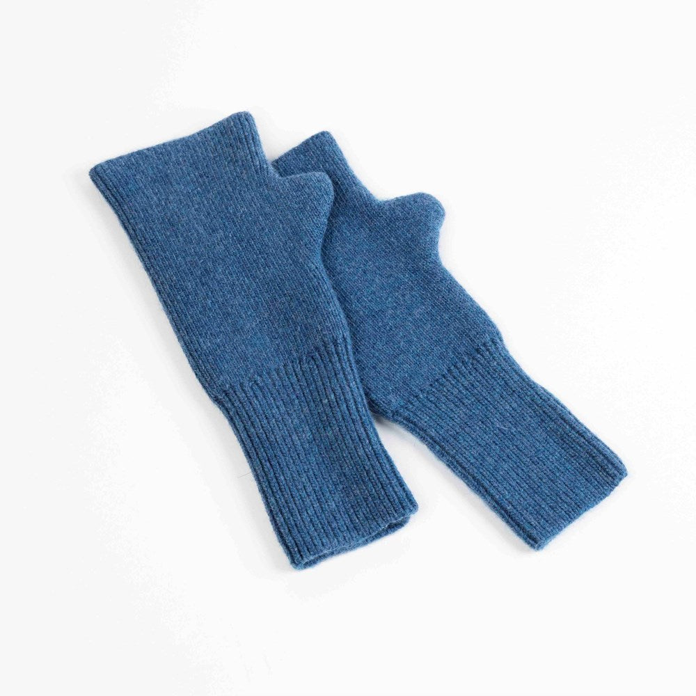 JULIA MITTENS