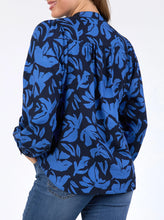 Load image into Gallery viewer, RILEY BLOUSE - RILEY FLORAL PRINT