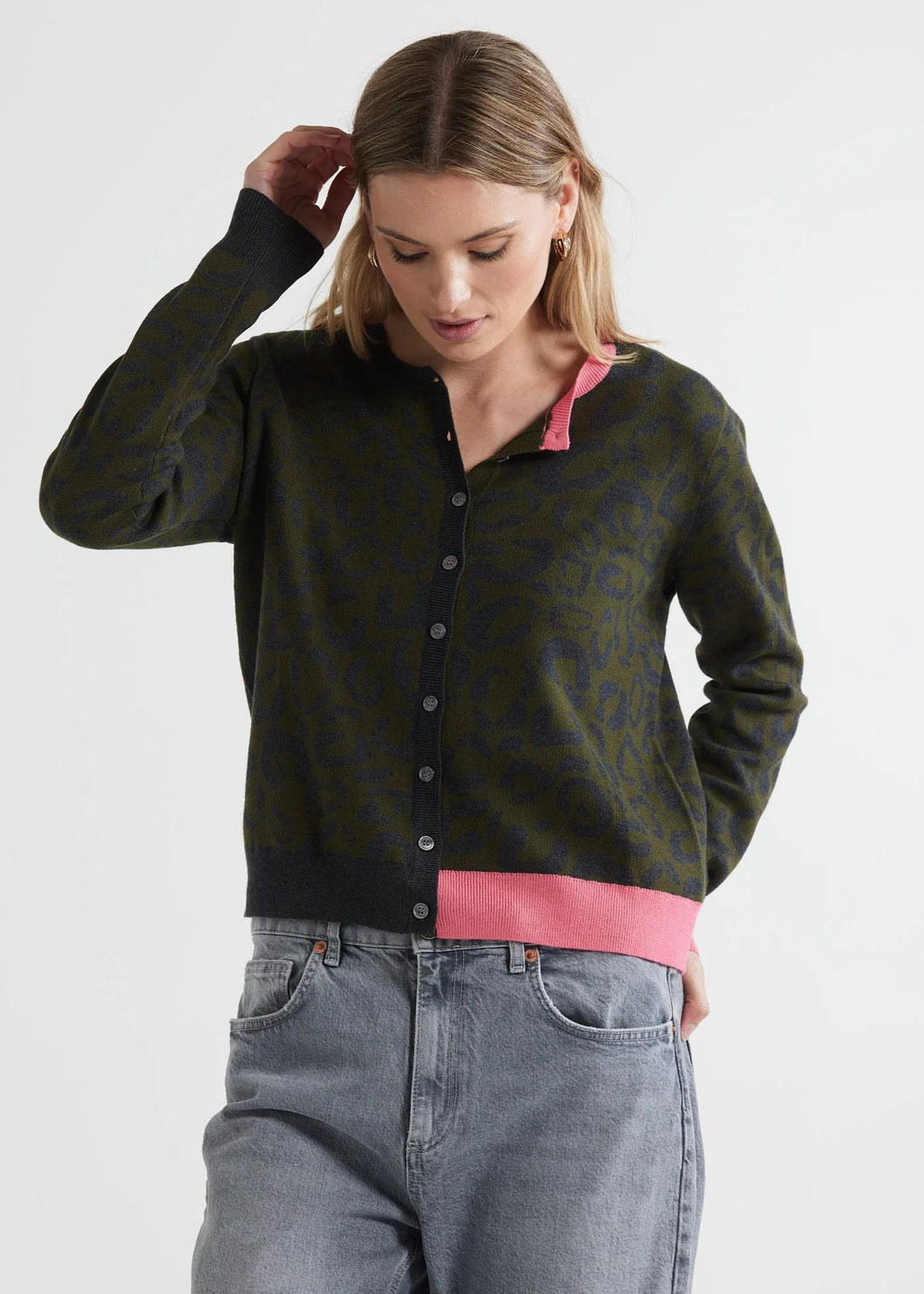 LEOPARD CARDI - OLIVE