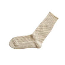 Load image into Gallery viewer, NISHIGUCHI KUTUSHITA PRAHA WOOL COTTON BOOT SOCKS - IVORY