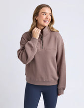 Load image into Gallery viewer, COLLEGE ZIP CREW - MOCHA