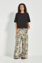 Load image into Gallery viewer, SUAVE PANT - ANIMAL PRINT